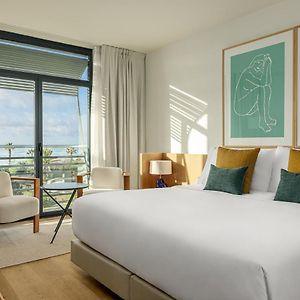 Habitación Premium con Cama King en Pisos Superiores